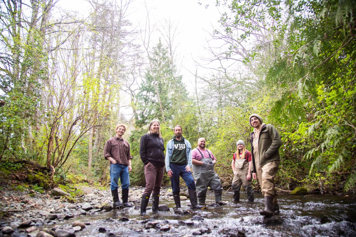 Fish and aqua students in the field