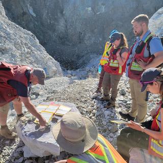 Yukon 2023 students doing geology