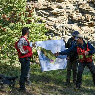 Yukon 2023 students doing geology