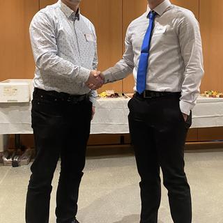 VIU student receiving a fish and aqua award